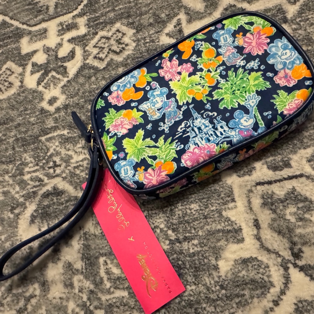 Lilly Loves Disney Wristlet  NWT